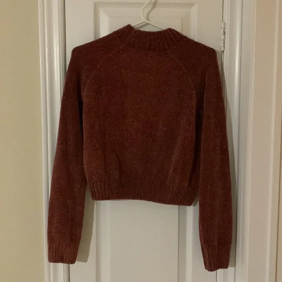 Cropped sweater - Picture 2 of 2
